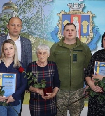 У Новоукраїнці нагороди загиблих воїнів вручили їхнім рідним
