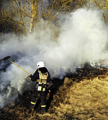 На Сумщині рятувальники 12 разів ліквідовували загоряння на відкритих територіях (відео)
