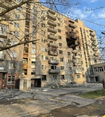 Удар РФ по 9-поверхівці в Селидовому: поранено 5 осіб, зруйновано перекриття між 5 та 6 поверхами. ФОТОрепортаж