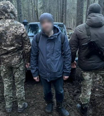 Хотів перетнути кордон. На Франківщині прикордонники врятували харків&#039;янина, який шість днів блукав Карпатами