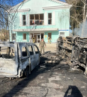 Російські військові обстріляли багатоквартирний будинок у місті Селидове на Донеччині