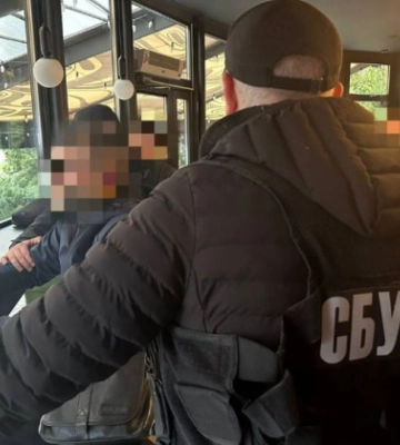 В Черкасской области руководитель благотворительного фонда помогал уклонистам выехать за границу