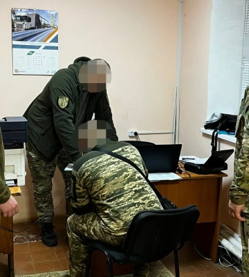 Розтратили понад 3,5 млн грн &quot;бойових&quot; виплат: командиру однієї з військових частин Донеччини та чотирьом його підлеглим повідомили про підозру
