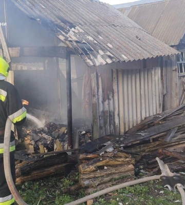 На Рівненщині спалахнула пожежа у приватному господарстві