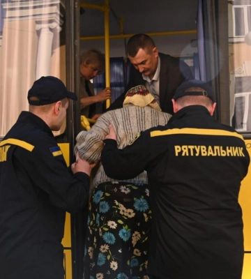 Третій евакуаційний потяг сьогодні прибув на Рівненщину.
