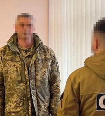 У Чернігові очільник ВЛК за хабарі “списував” ухилянтів з військового обліку, – СБУ