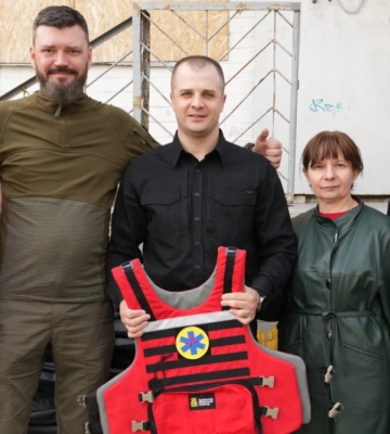 Медикам Херсонщини передали спеціалізовані бронежилети