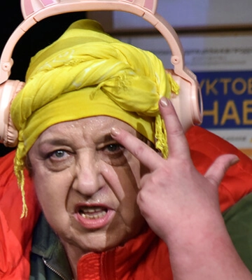 «Буде тобі, враже, так, як відьма скаже»: у Києві відбулася вистава про жінку, яка пережила окупацію Херсона
