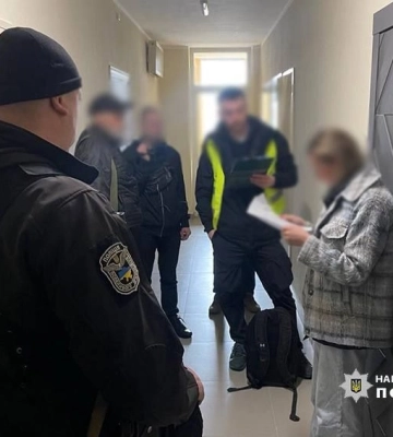 Під виглядом допомоги дітям ошукали українців на 5 млн грн: Викрито трьох учасників псевдоблагодійного фонду. ФОТОрепортаж