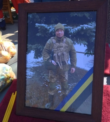 У Кропивницькому попрощалися із загиблим солдатом