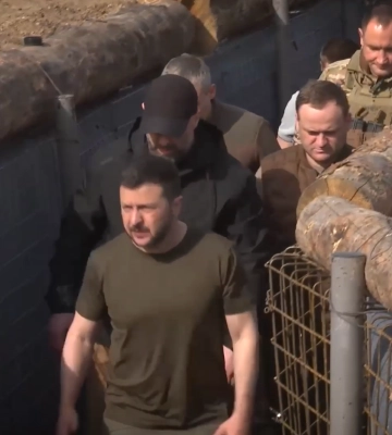 Зеленский проверил строительство фортификаций на Харьковщине. Видео
