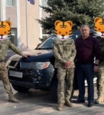Роздільна передала для підрозділу Збройних сил України автомобіль