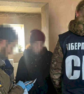 Працівники СБУ затримали зрадницю, яка коригувала обстріли рф по Харківщині