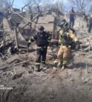 Внаслідок удару росіянами по житловомо кварталу по Костянтинівці загинула щонайменше 1 людина