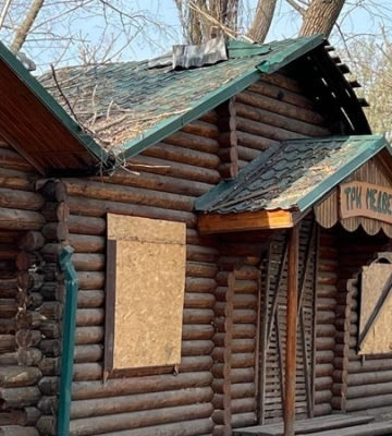 У парку Глоби у Дніпрі прибирають незаконні споруди, які вже давно не працюють. Натомість — створюють нові локації для відпочинку&amp;hellip;
