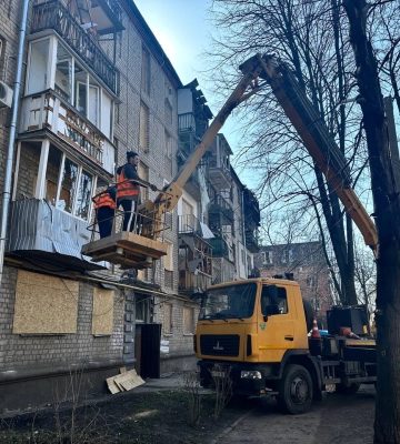 Удари по Харкову: у Київському районі вікна закрили, у Шевченківському – майже