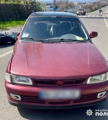 На трасі Одеса-Южне не поділили дорогу автомобіль та мотоцикл, є постраждалий