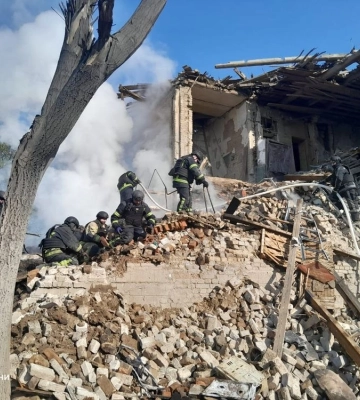 У Костянтинівці на Донеччині під завалами знайшли загиблих через удар рф жінку та дитину