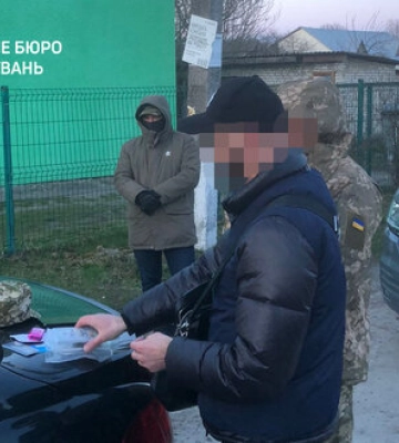 На Львівщині викрито шахраїв, які розробили схему наживи на ухилянтах, - ДБР. ФОТОрепортаж