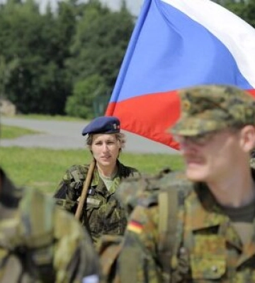 Чехія дозволила понад 150 громадянам воювати за Україну