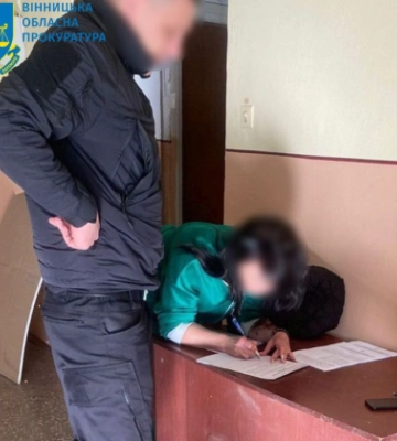 Махінації з більш ніж 19 гектарами землі: на Вінниччині повідомлено про підозру державному реєстратору