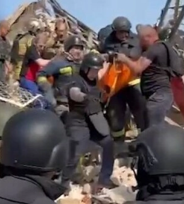 Удар по Липцях на Харківщині: кількість загиблих зросла до 3, є поранені. Розбір завалів триває