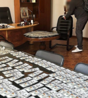 Попался на взятке в $30 тысяч: в Днепропетровской области задержали мэра города