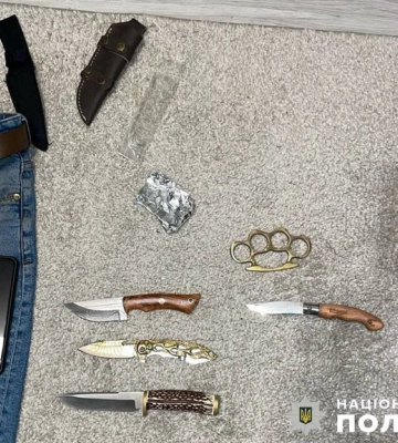 В Киеве юноша пырнул девушку ножом в живот, ему грозит до 8 лет за решеткой - Нацполиция