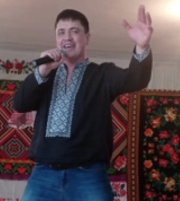 Виконавець Юрій Момотюк записав пісню про Острог