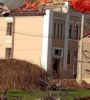 Наслідки обстрілів окупантами Вовчанська: поранено дві людини. ВІДЕО+ФОТОрепортаж