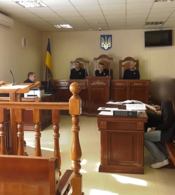 Обіцяла, що водії повернуться: директорку волинської фірми судять за переправлення чоловіків за кордон