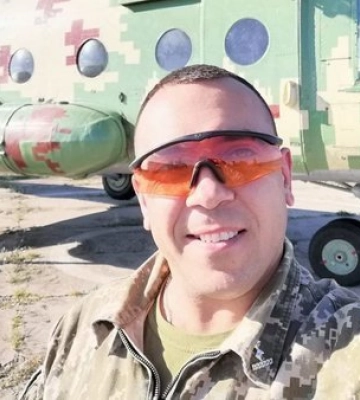 Мріяв бути льотчиком з дитинства: спогади про командира вертолітної ескадрильї з Волині Сергія Хоміка