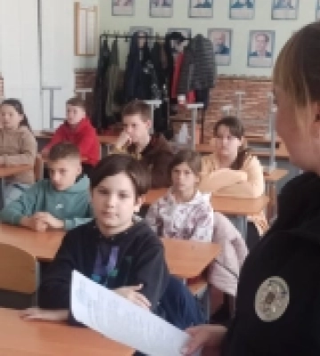 У Нової Одесі поліціянтка навчала дітей правил особистої безпеки