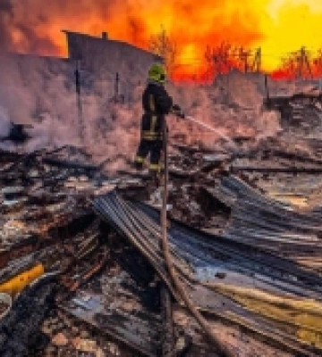Загинули свині: під Одесою масштабна пожежа охопила сараї та будинок