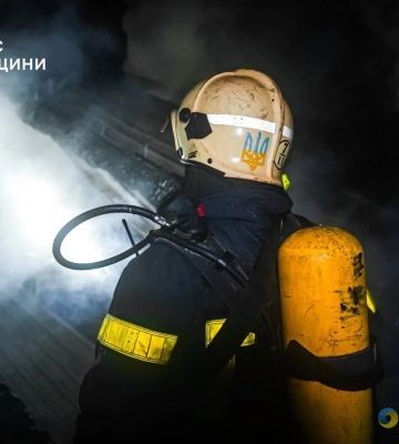 В Одессе произошел масштабный пожар в доме: погиб спасатель
