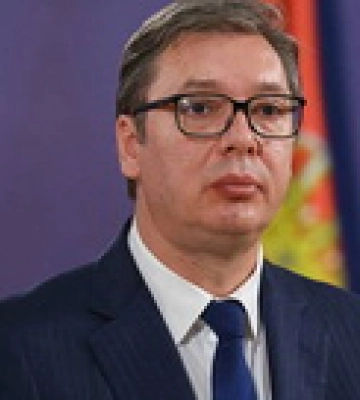 Новая война? Нет, но есть другие угрозы. Зачем Вучич всех напугал