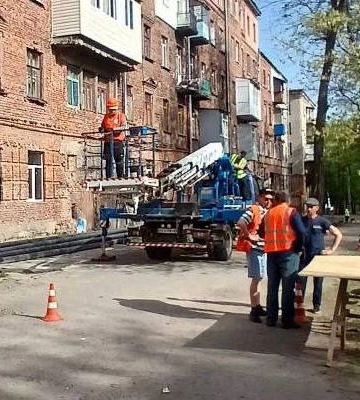 В двух районах Харькова коммунальщики устраняют последствия ударов РФ 