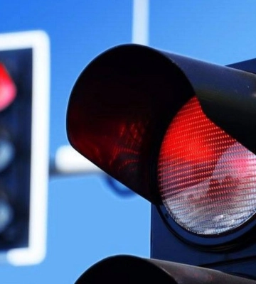 Сьогодні у Рівному знову ремонтуватимуть світлофор