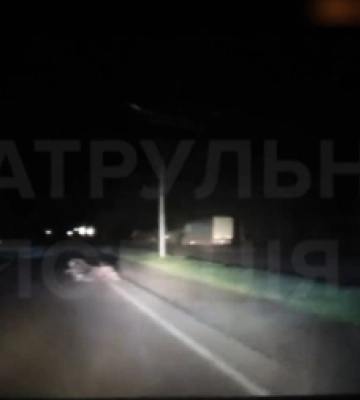 Вночі волинські патрульні натрапили на п&amp;#039;яного велосипедиста, який «відпочивав» на дорозі (Відео)