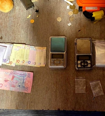 На збуті психотропів виявили жительку Рівного