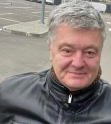 «Порошенко не може вказувати Україні як вести переговори, бо за нього розікрали армію, захищали росмову, а сам служив в УПЦ МП», - ветеран