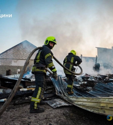Загинули свині: під Одесою масштабна пожежа охопила сараї та будинок