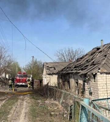 Войска РФ ударили по жилым домам Купянска: Возник пожар. ФОТО