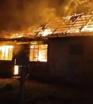 У Рівненському районі згорів житловий будинок