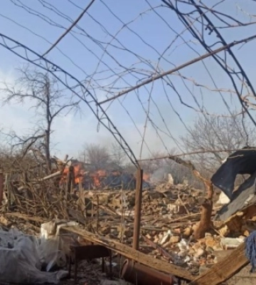 Окупанти скинули авіабомбу на село Великі Проходи на Харківщині: поранено чоловіка