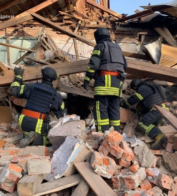 Окупанти атакували лісгосп у Харківській області: двох людей госпіталізували, одного - визволили з-під завалів