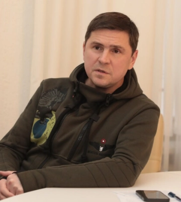 Скільки грошей треба Україні, щоб протистояти ворогу: Подоляк назвав цифру