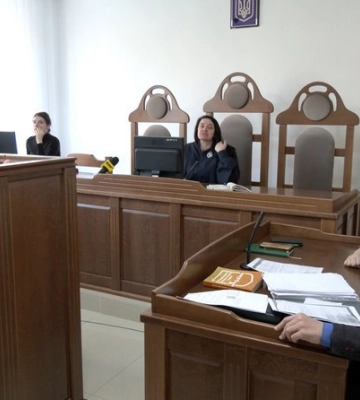 Ні укриття, ні грошей: на Волині судять освітянку за службове підроблення
