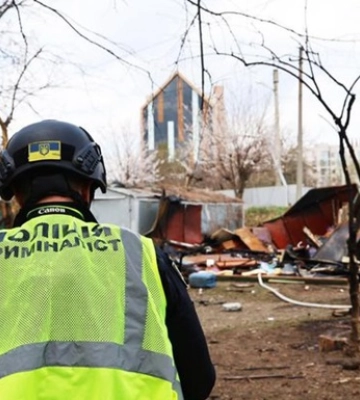 На Луганщині правоохоронці потрапили під обстріл