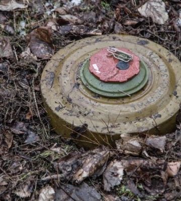 На Херсонщині місцеві жителі отримали поранення унаслідок підриву міни